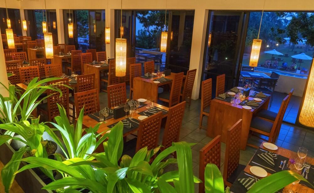 Mermaid Hotel & Club Kalutara Bagian luar foto